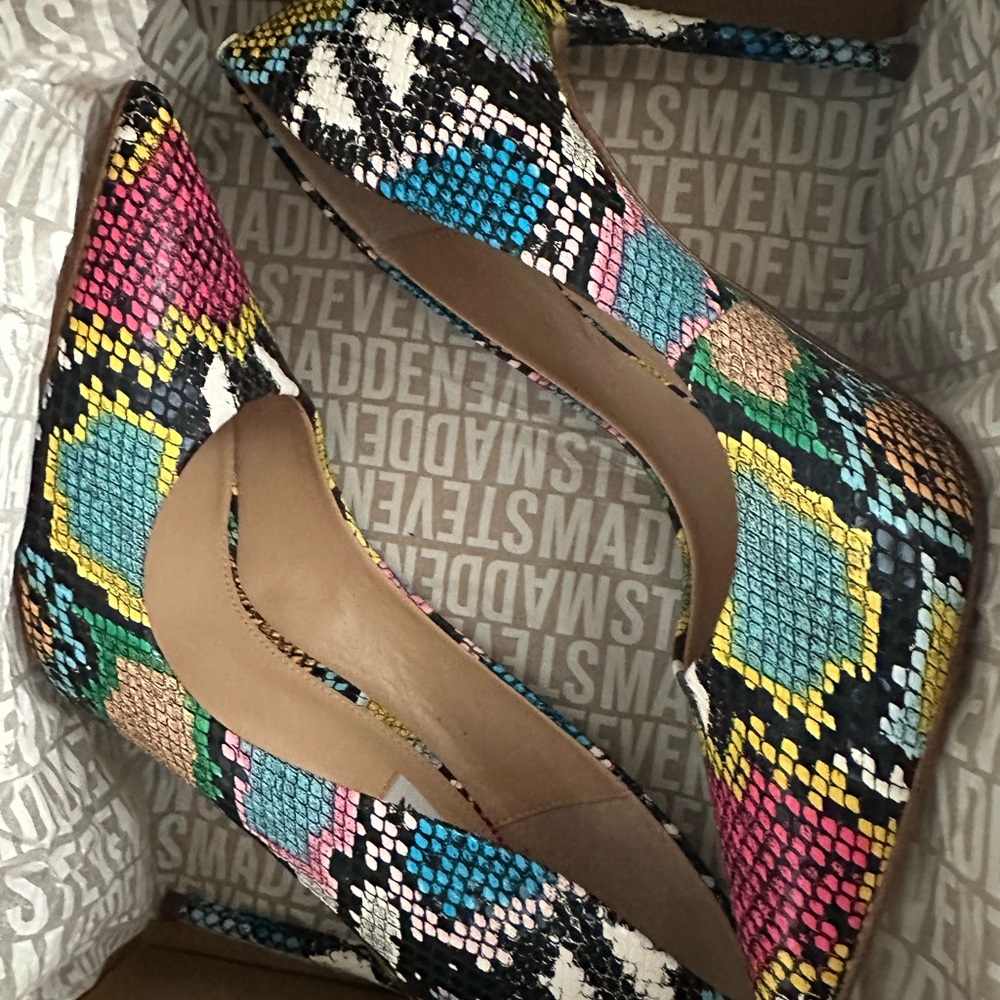 Steve madden proto multi snake pointed heels
